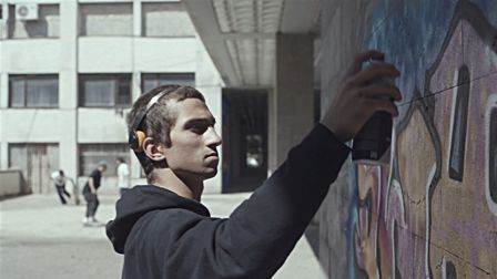 Eastpak ad (back)packs a punch