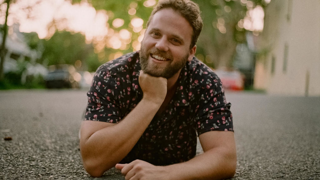 Stept signs director Toby Morris