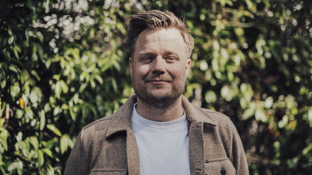 Niels La Croix signs with Spears & Arrows