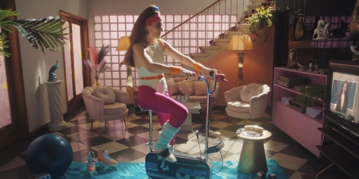 Plástico and Maca Rubio go Retro for Entel - Vimarsana News
